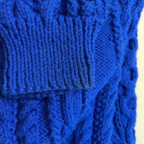 Gorgeous hand knitted sweater in Indigo Blue - Picture 4 of 4